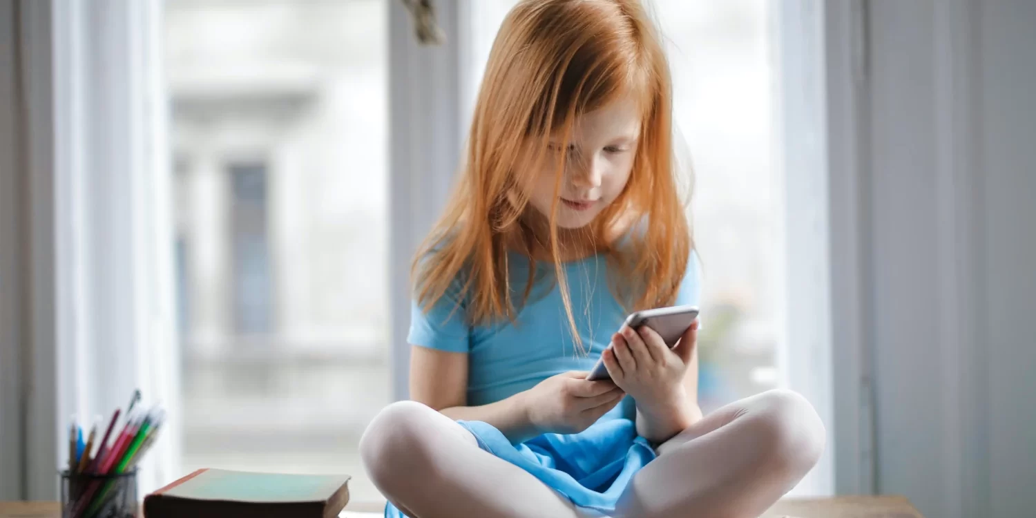 girl-holding-a-phone